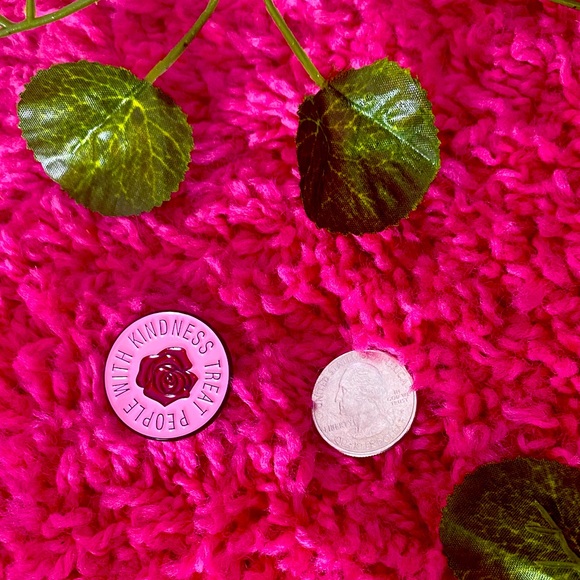 "Treat People With Kindness" metal pin 🌹🌹🌹 - Picture 2 of 2